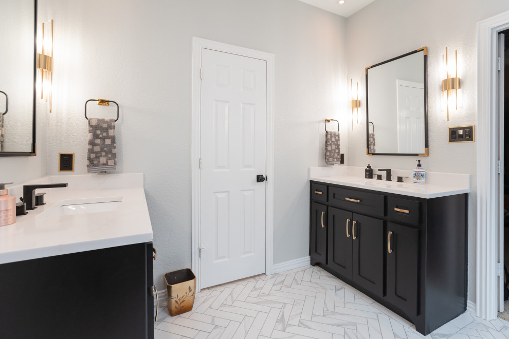 Black Locust | Master Bathroom