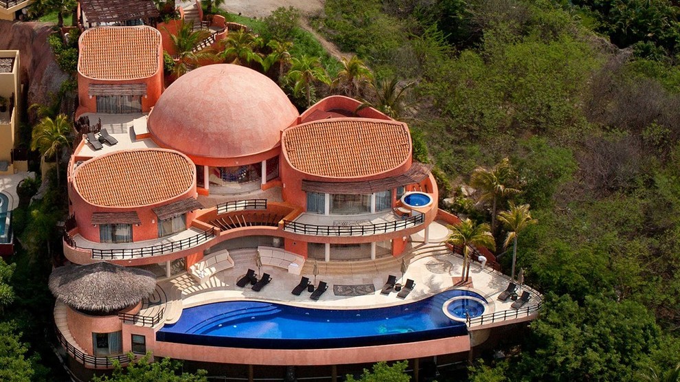 Tropical home design in Mexico City.