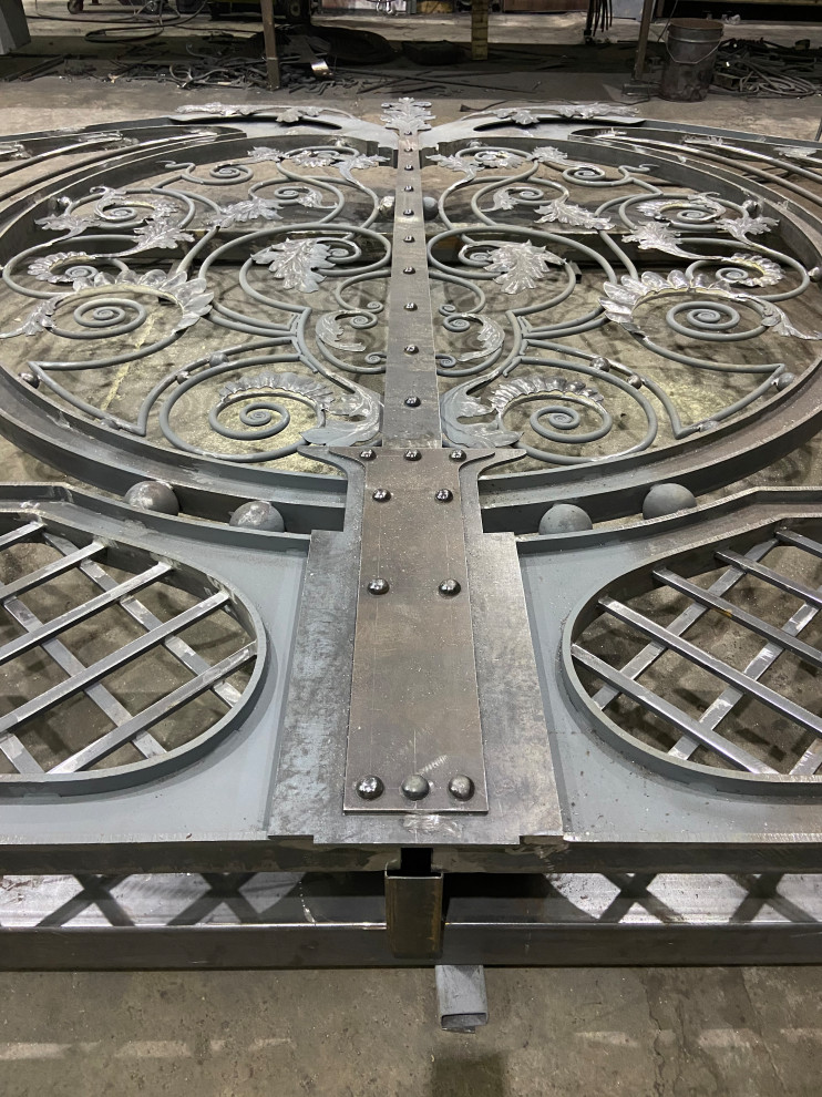 Европейские кованые ворота.