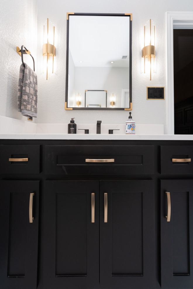 Black Locust | Master Bathroom