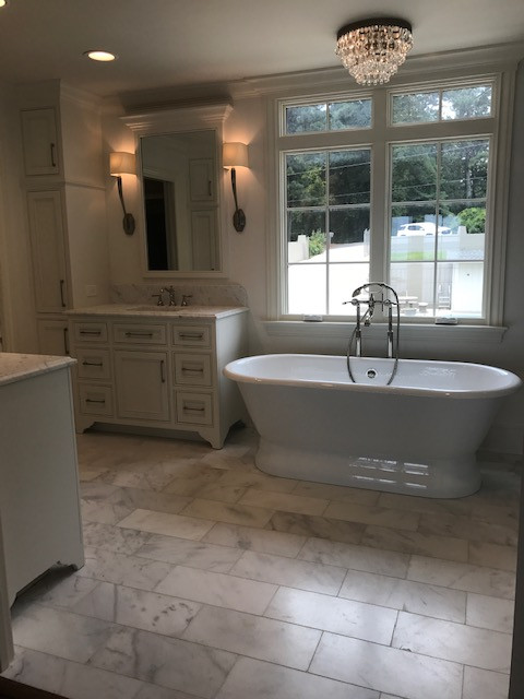 Bathroom - transitional bathroom idea
