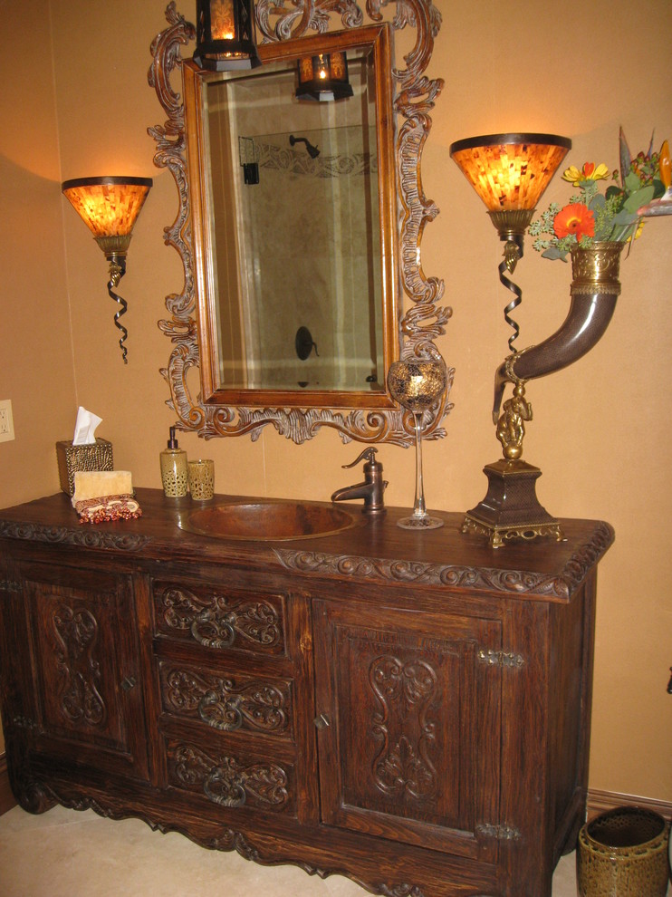 Example of a transitional home design design in Orange County