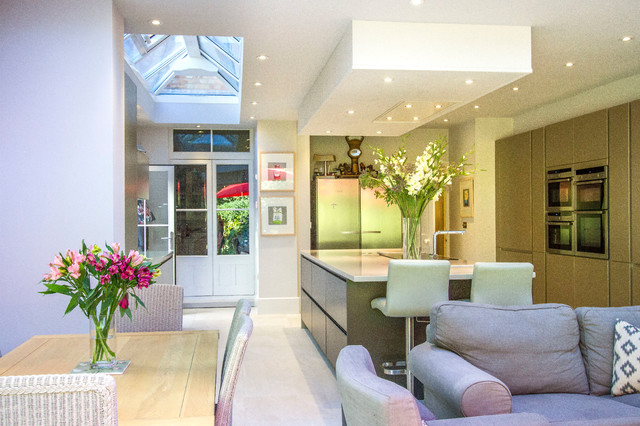 Contemporary kitchen in Hampton trendy-koekken