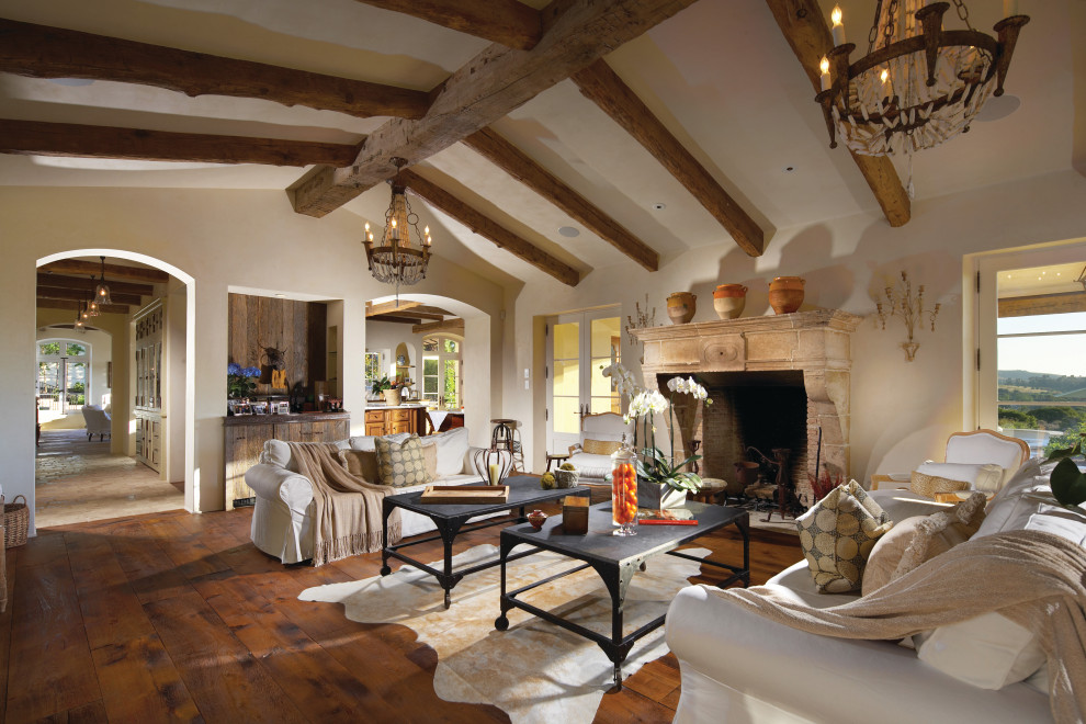 Inspiration for a living room in Orange County.