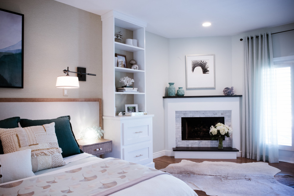 Transitional home design photo in Phoenix