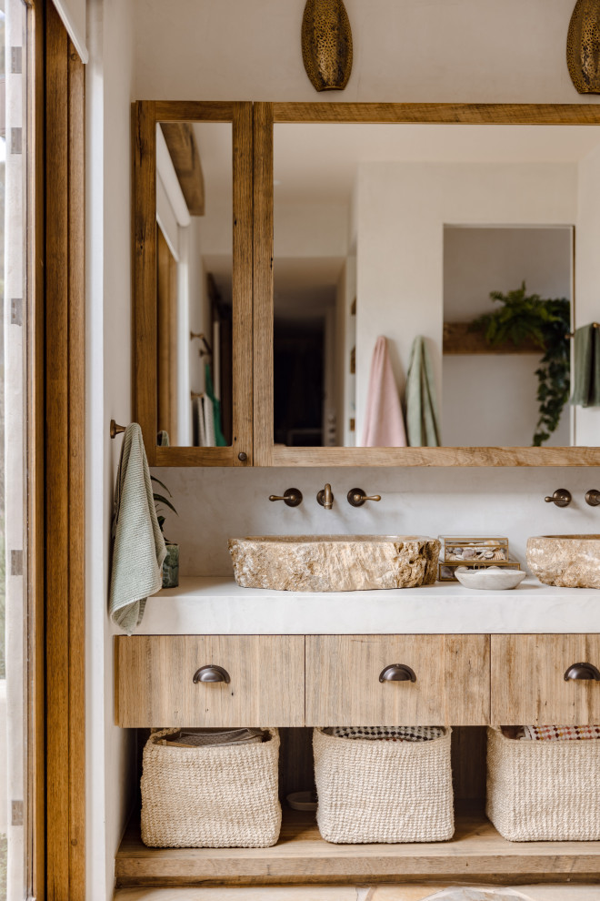 Mediterranean bathroom in Geelong.