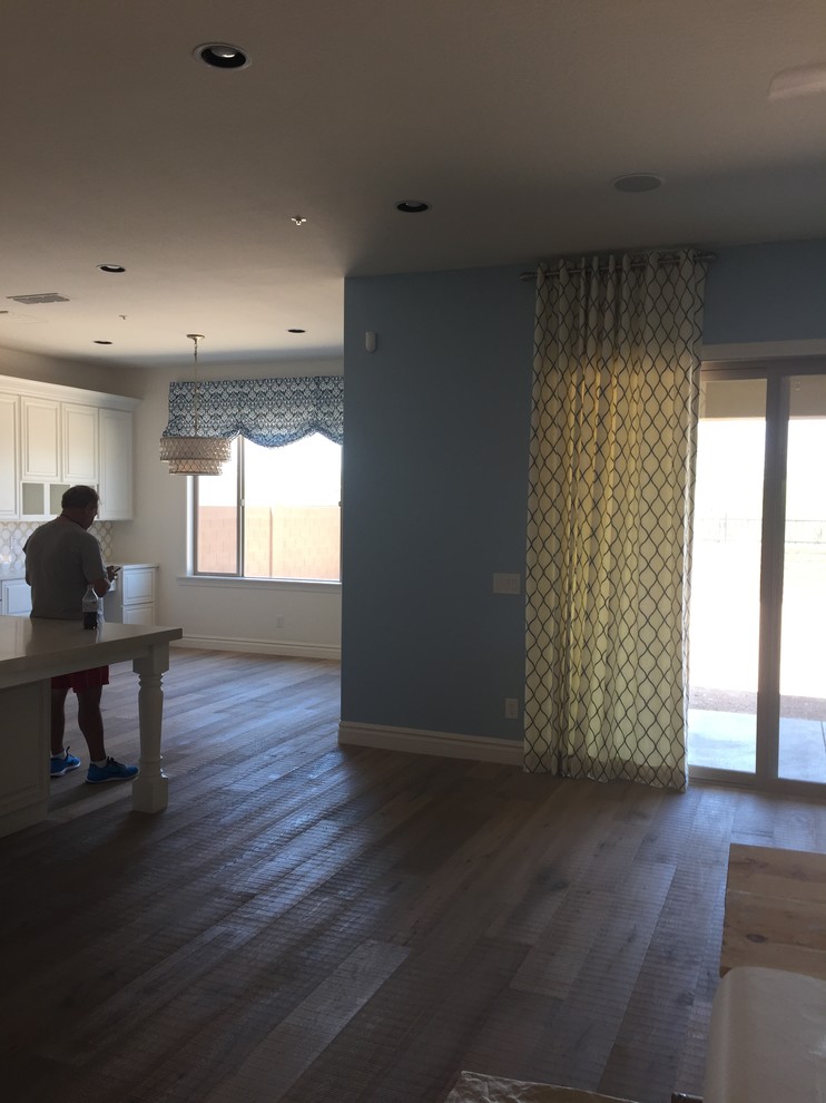 Home design - transitional home design idea in Phoenix