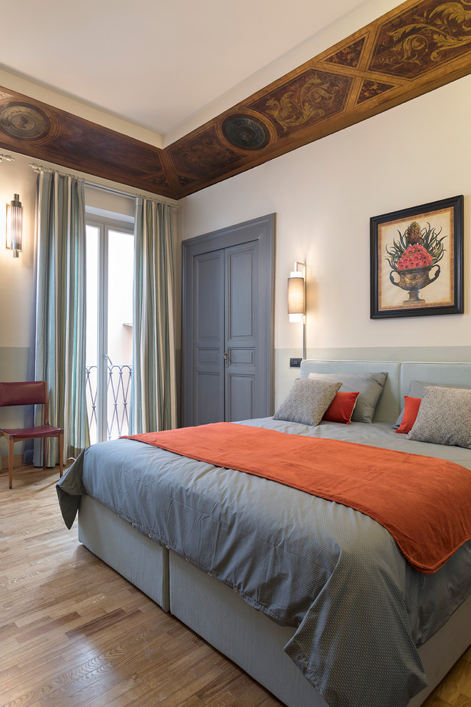 Midcentury bedroom in Rome.
