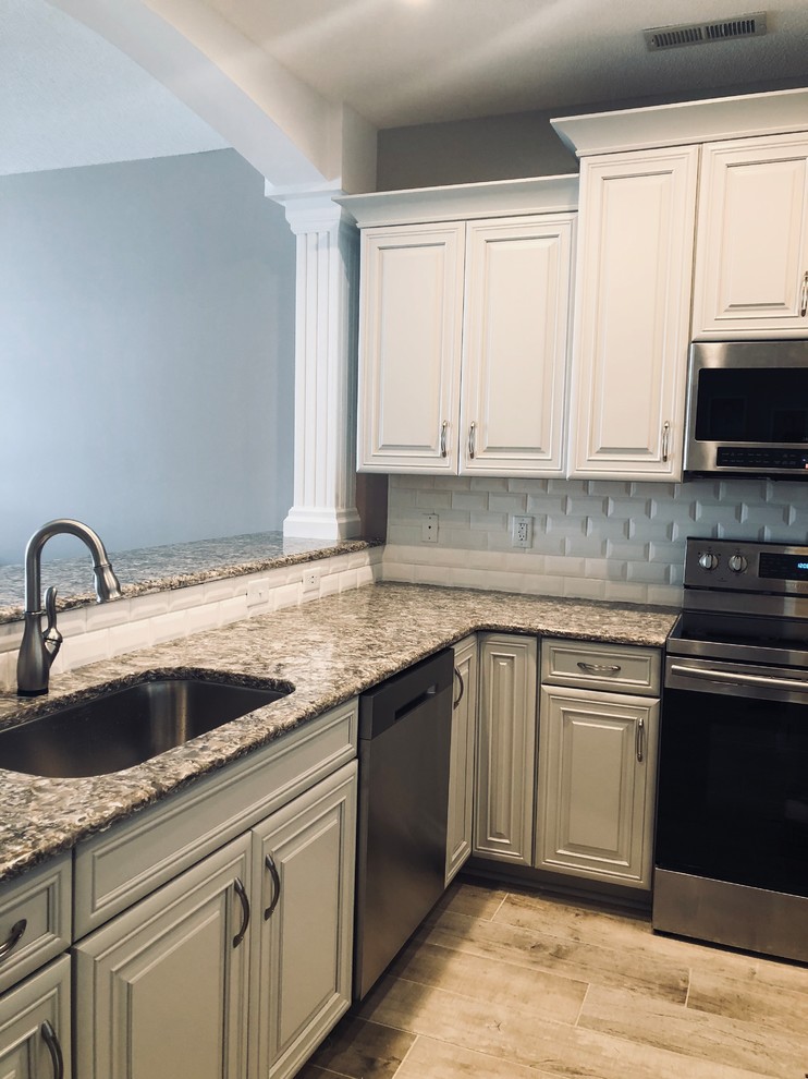 Home design - transitional home design idea