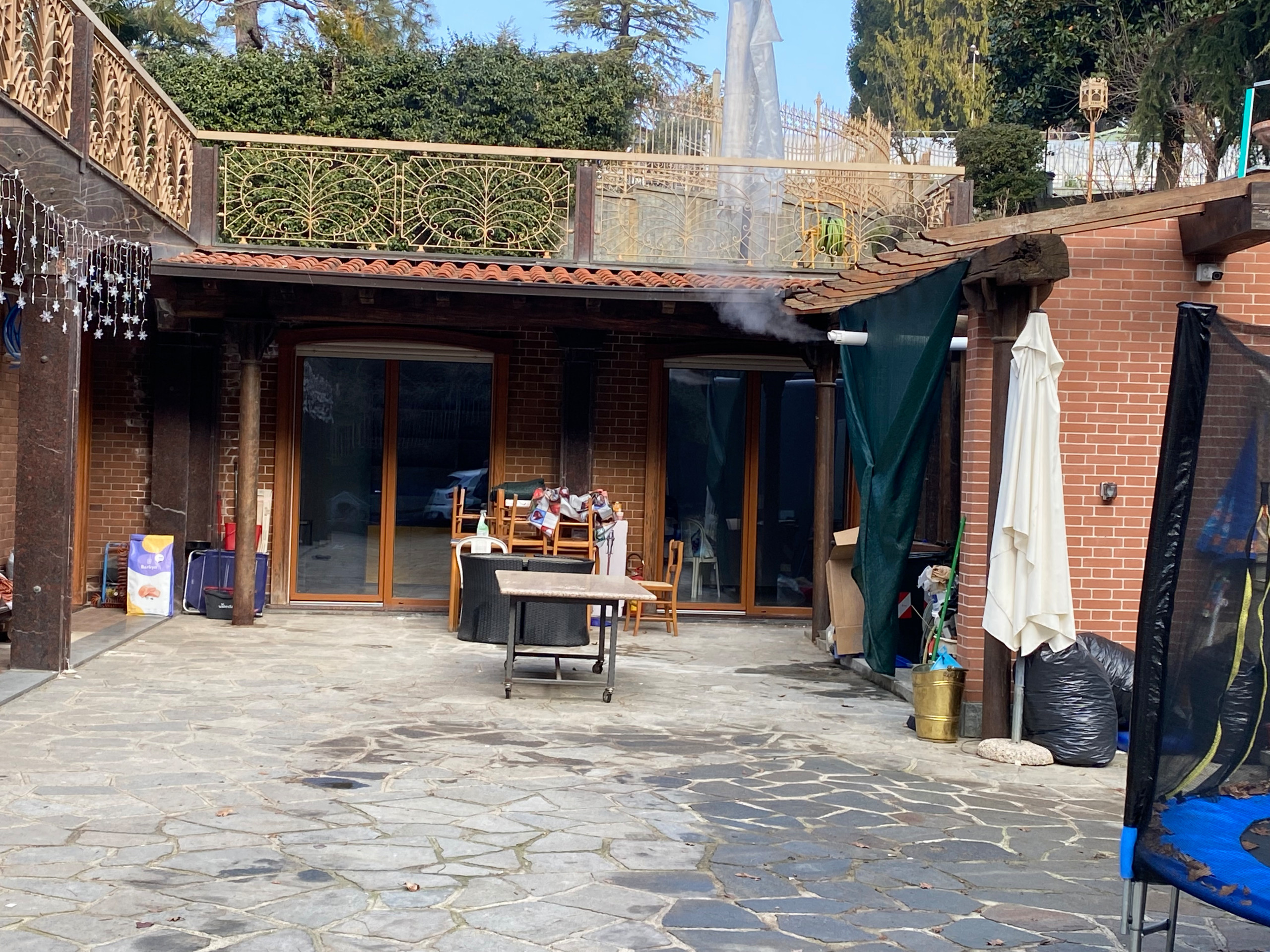 Il giardino della villa oggi