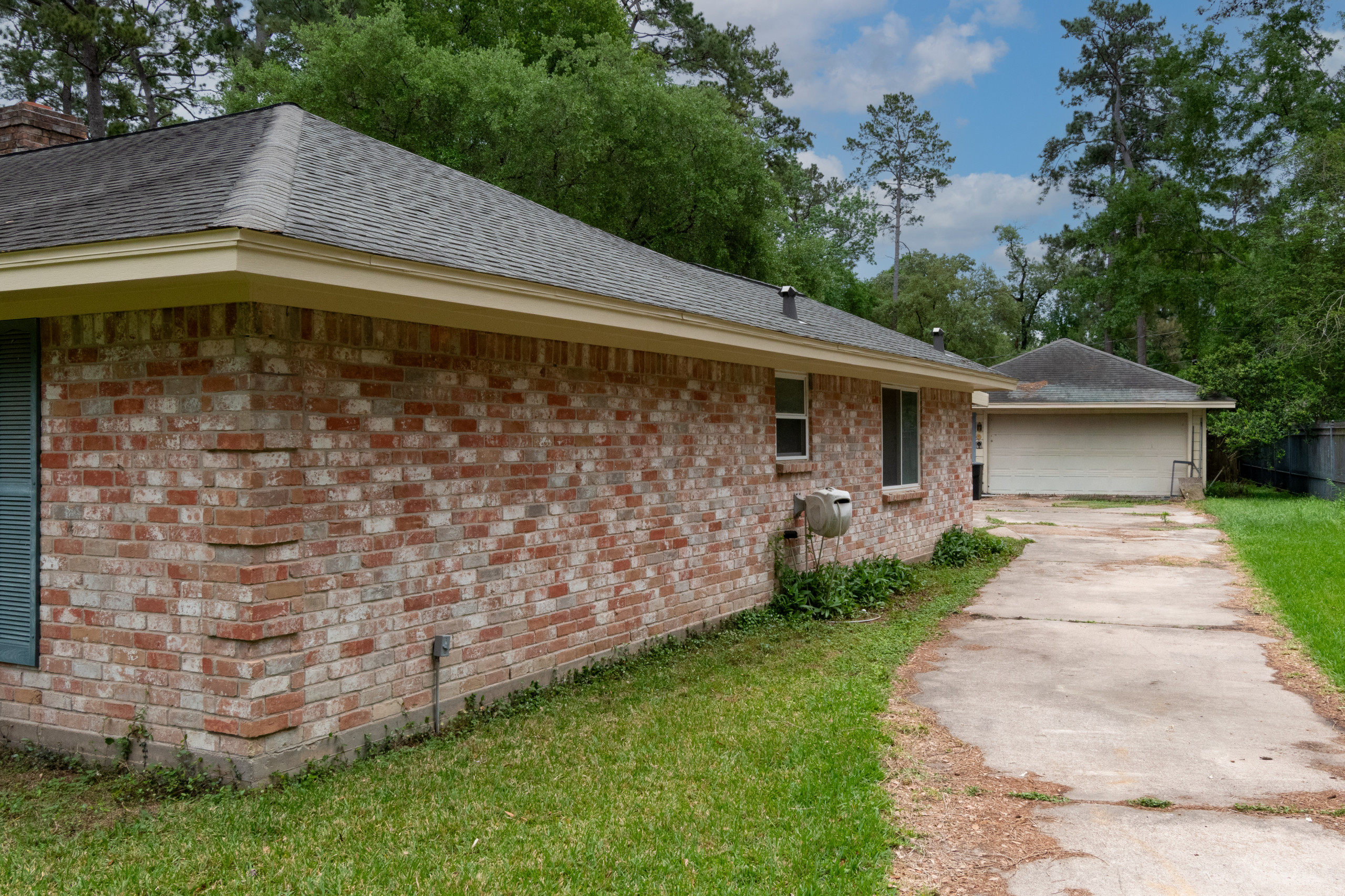 Hardie Fascia & Soffit Replacement on a Neglected Brick Home