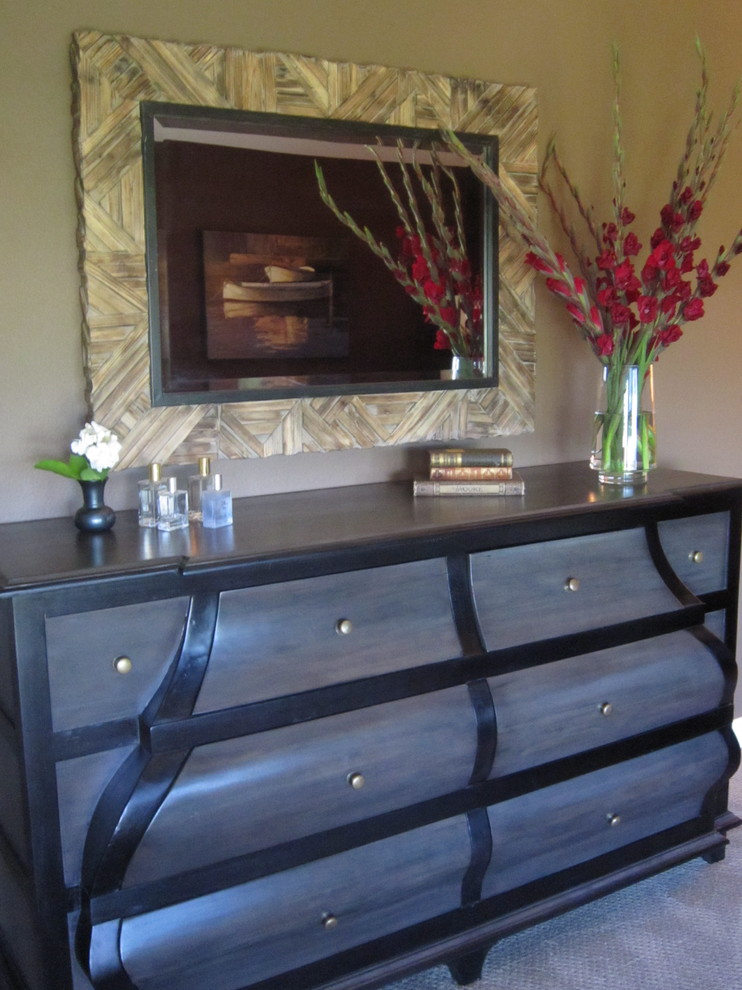 Inspiration for a transitional home design remodel in Orange County