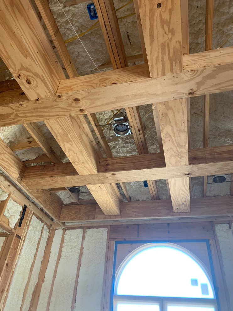 Transitional home design photo in Austin