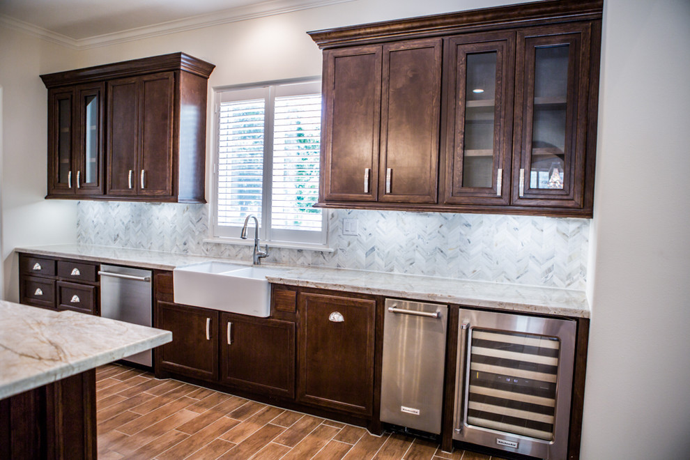 Kitchen - rustic kitchen idea in Houston