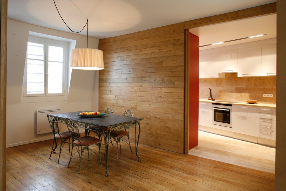 Design ideas for a modern living room in Paris.