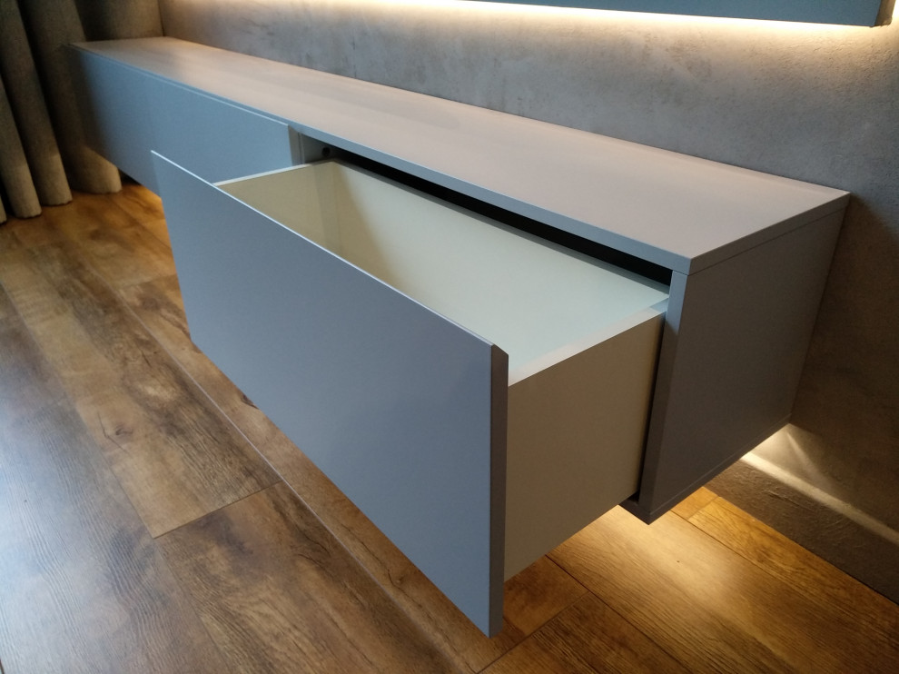 Навесной шкаф под телевизор