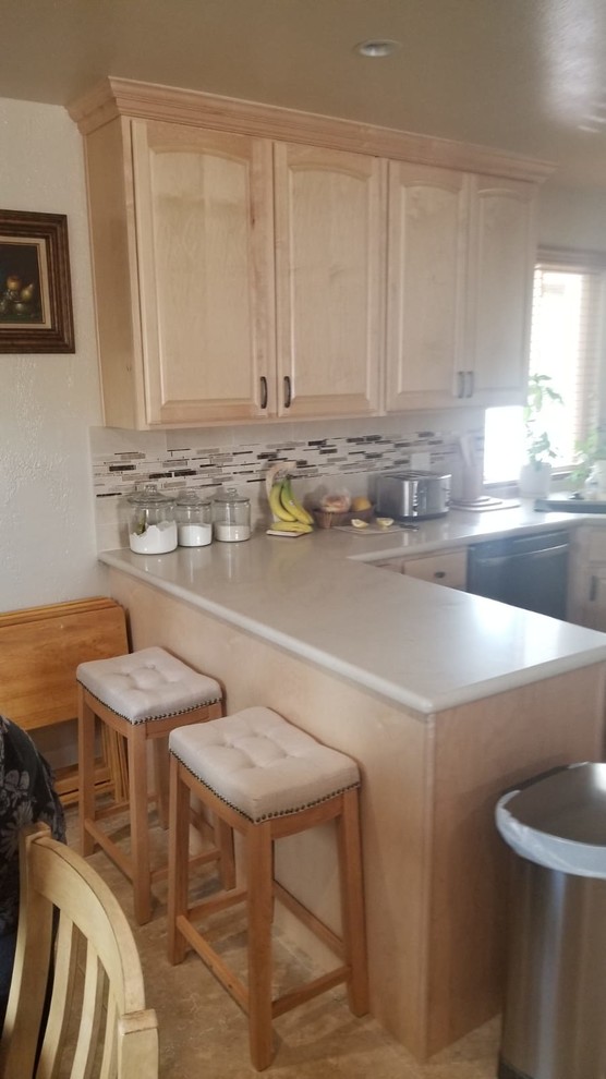 Thousand Oaks,- Kitchen