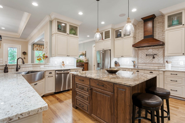 Featured Listing kitchen