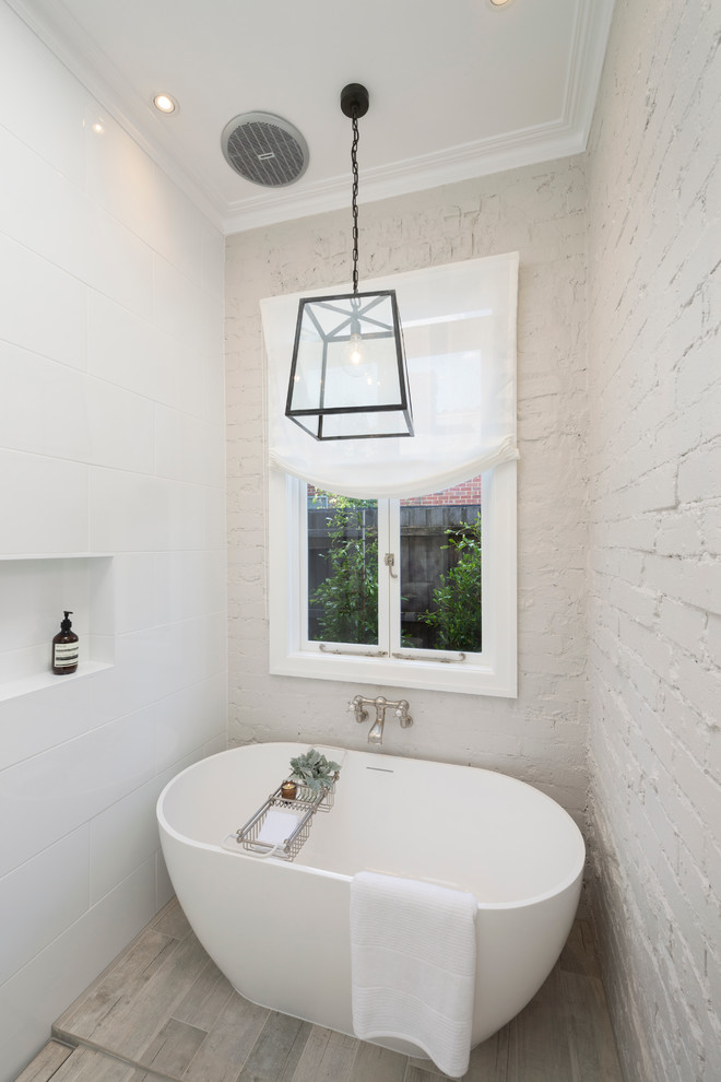 Design ideas for a mid-sized contemporary bathroom in Melbourne.