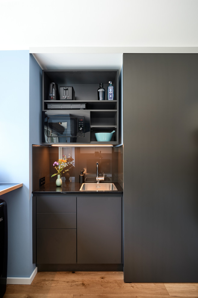 Kleine Moderne Küche in Düsseldorf