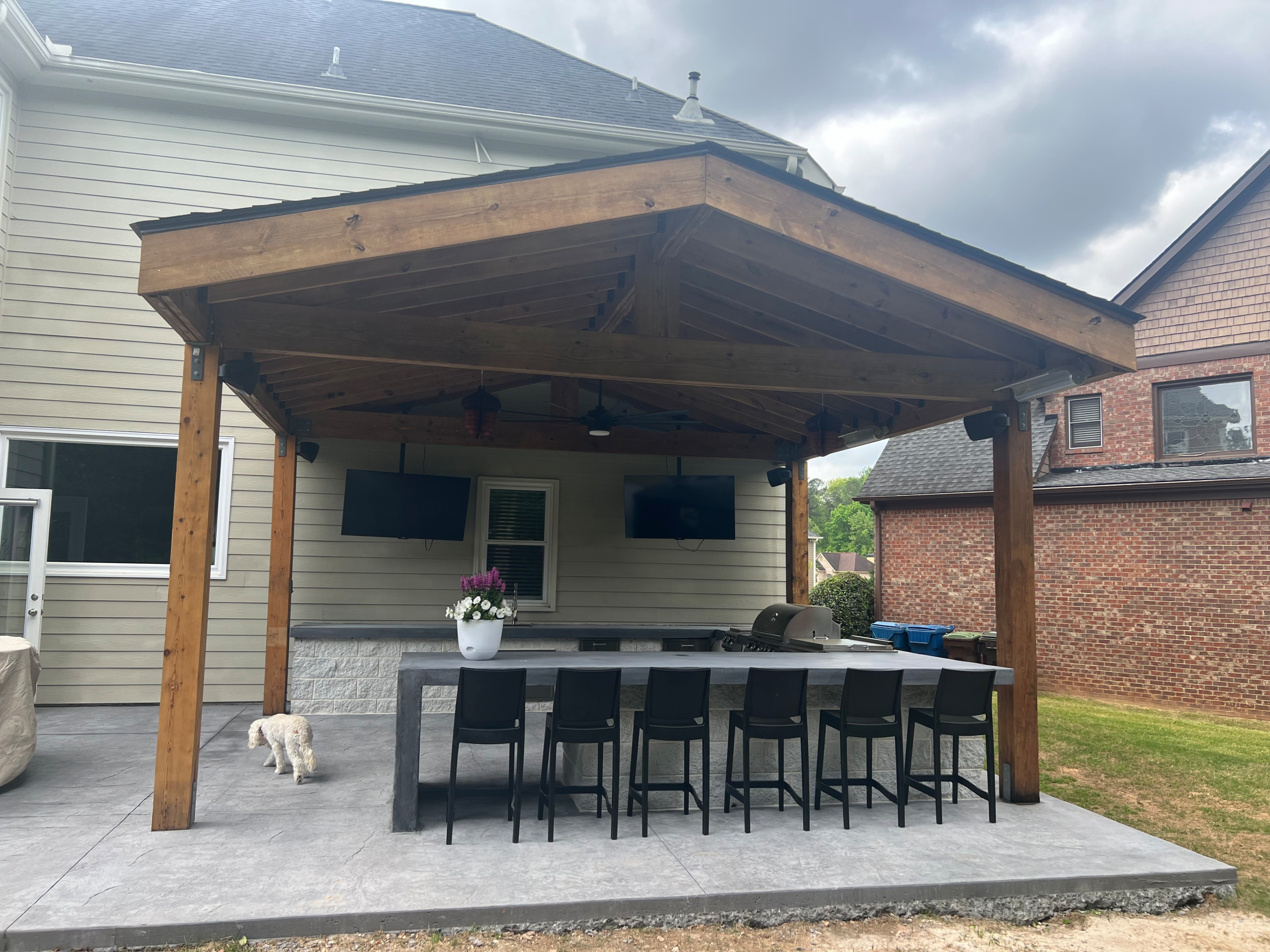 Outdoor Kitchen