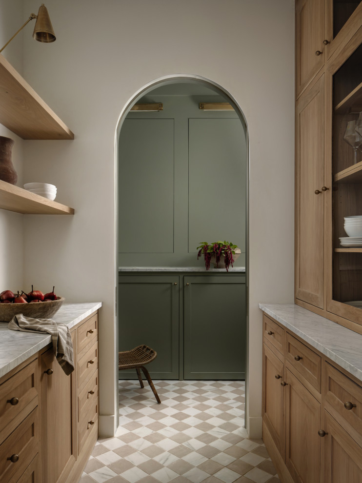 Transitional home design photo in Austin