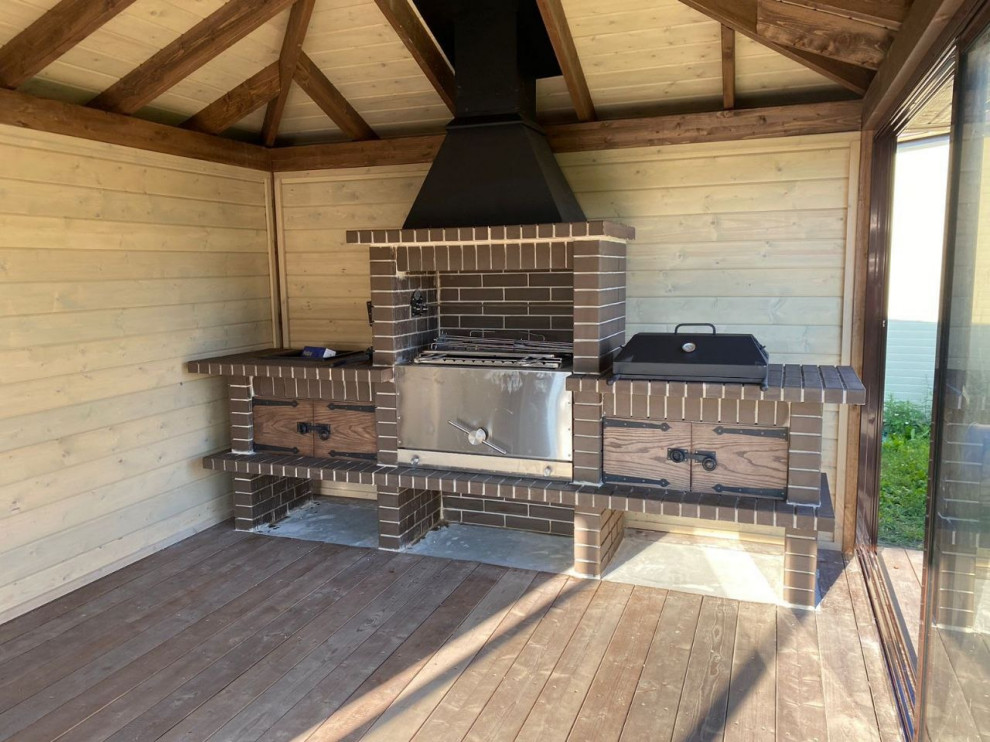 Остекленная беседка с модульным барбекю комплексом