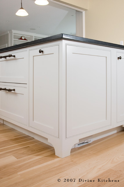 Divine Kitchens LLC traditional-kitchen