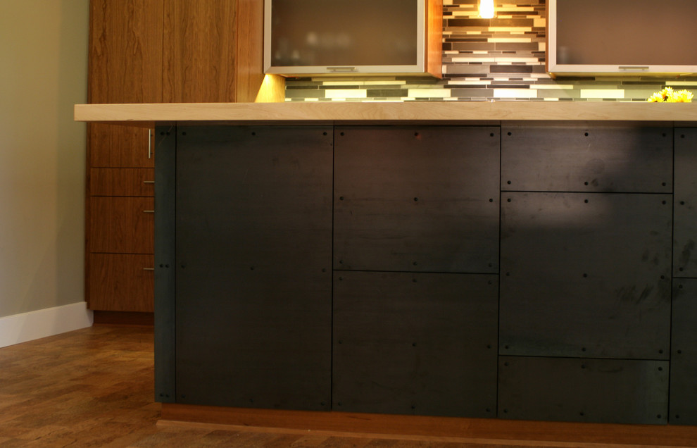 Basement Suite: Bar and Storage