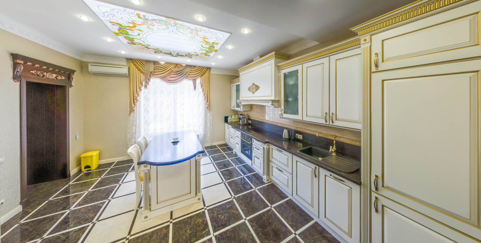 дом на берегу Волги