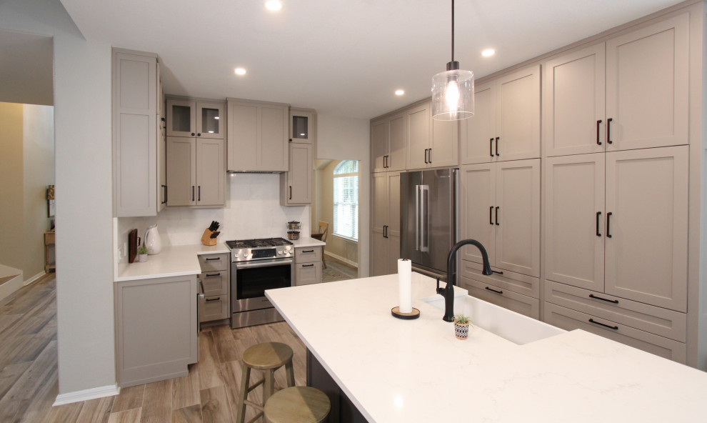 Home design - transitional home design idea in Austin