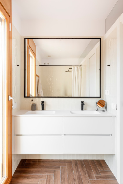 casa.LP mediterranean-bathroom