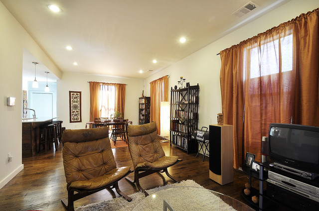 3rd Street Living Room modern-wohnbereich