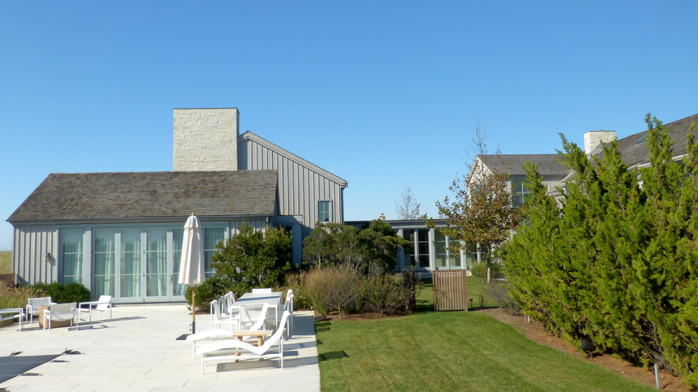 Inspiration for a transitional home design remodel in New York