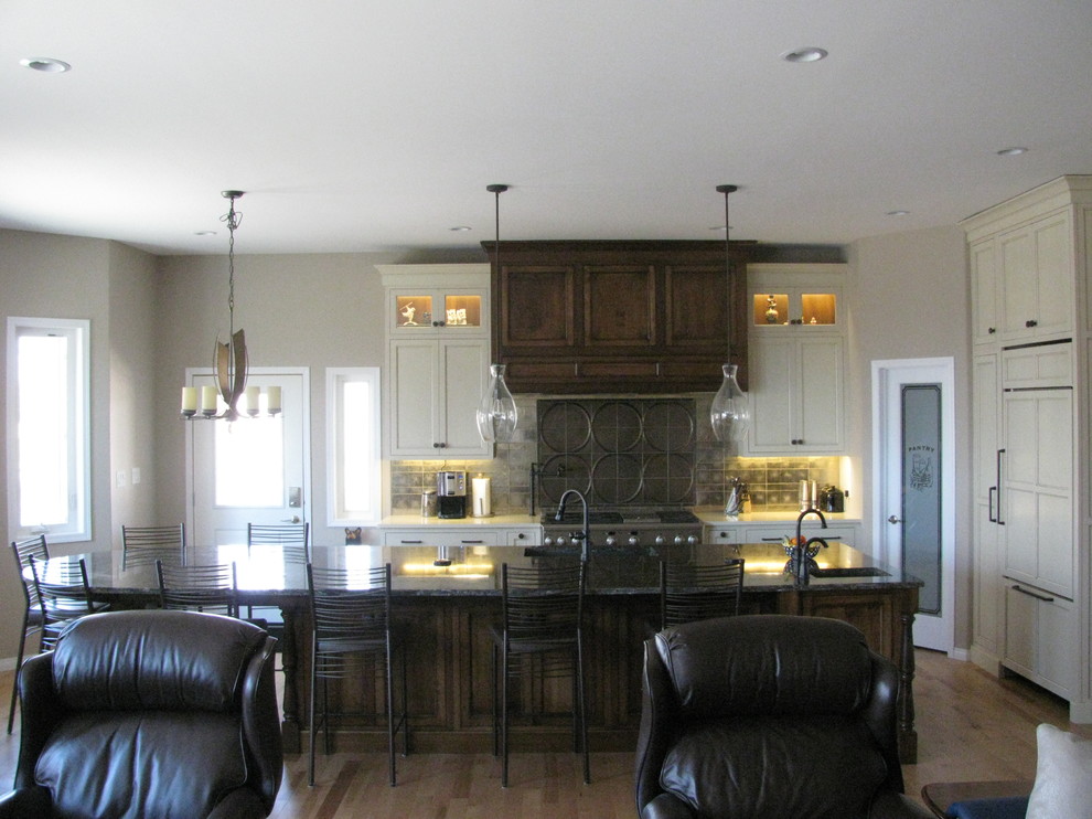 Kitchen - transitional kitchen idea