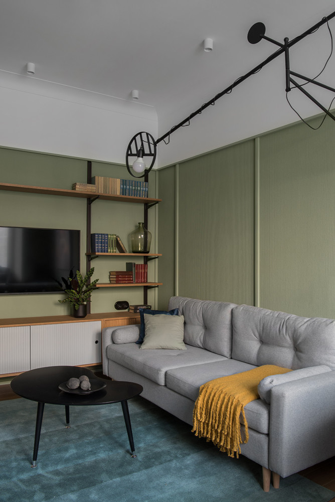 Бутылка кефира пол батона