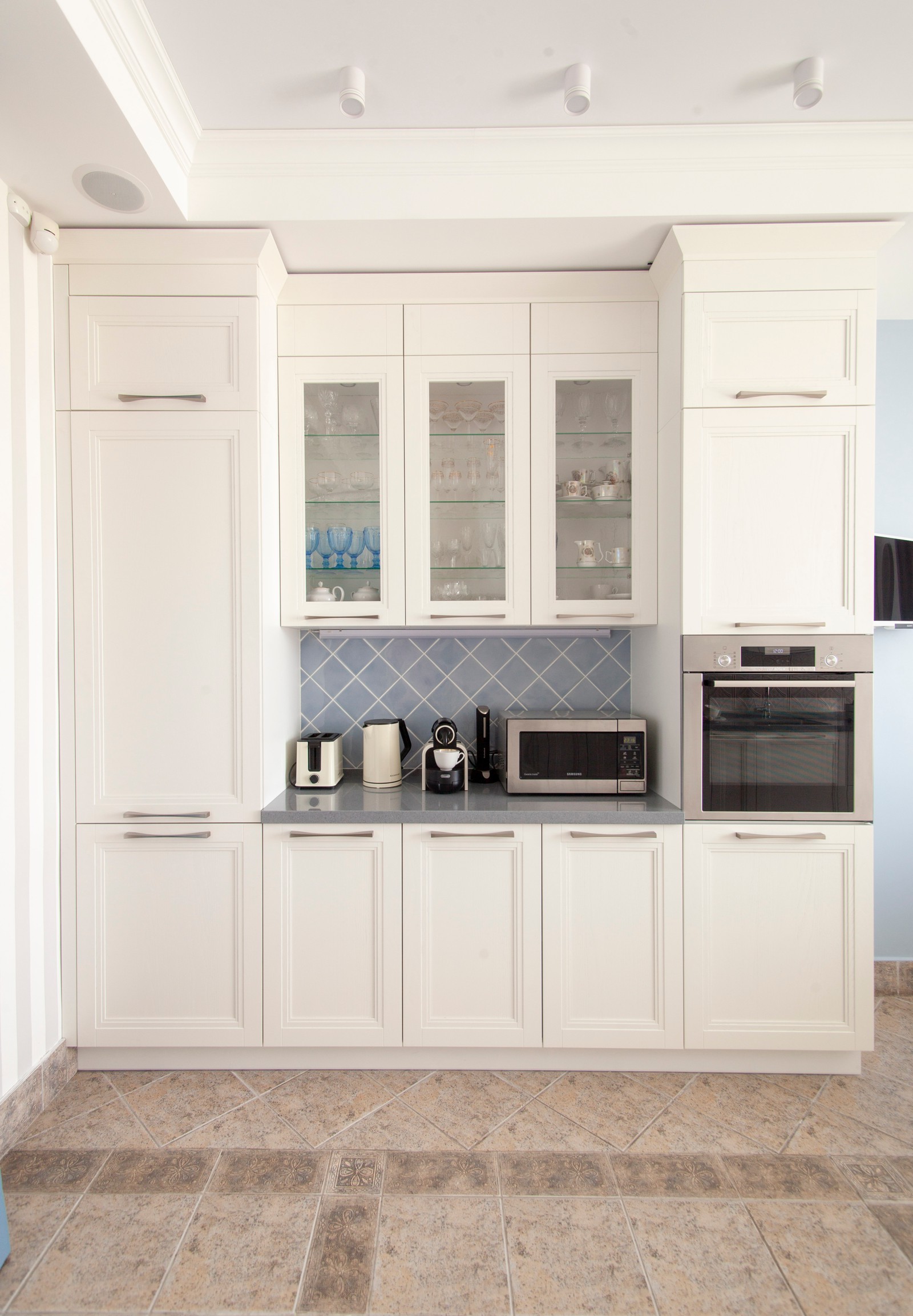 Кухня в голубых тонах