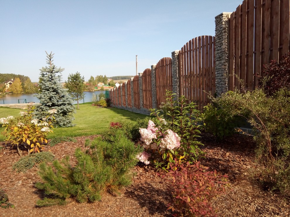 Дом на берегу реки