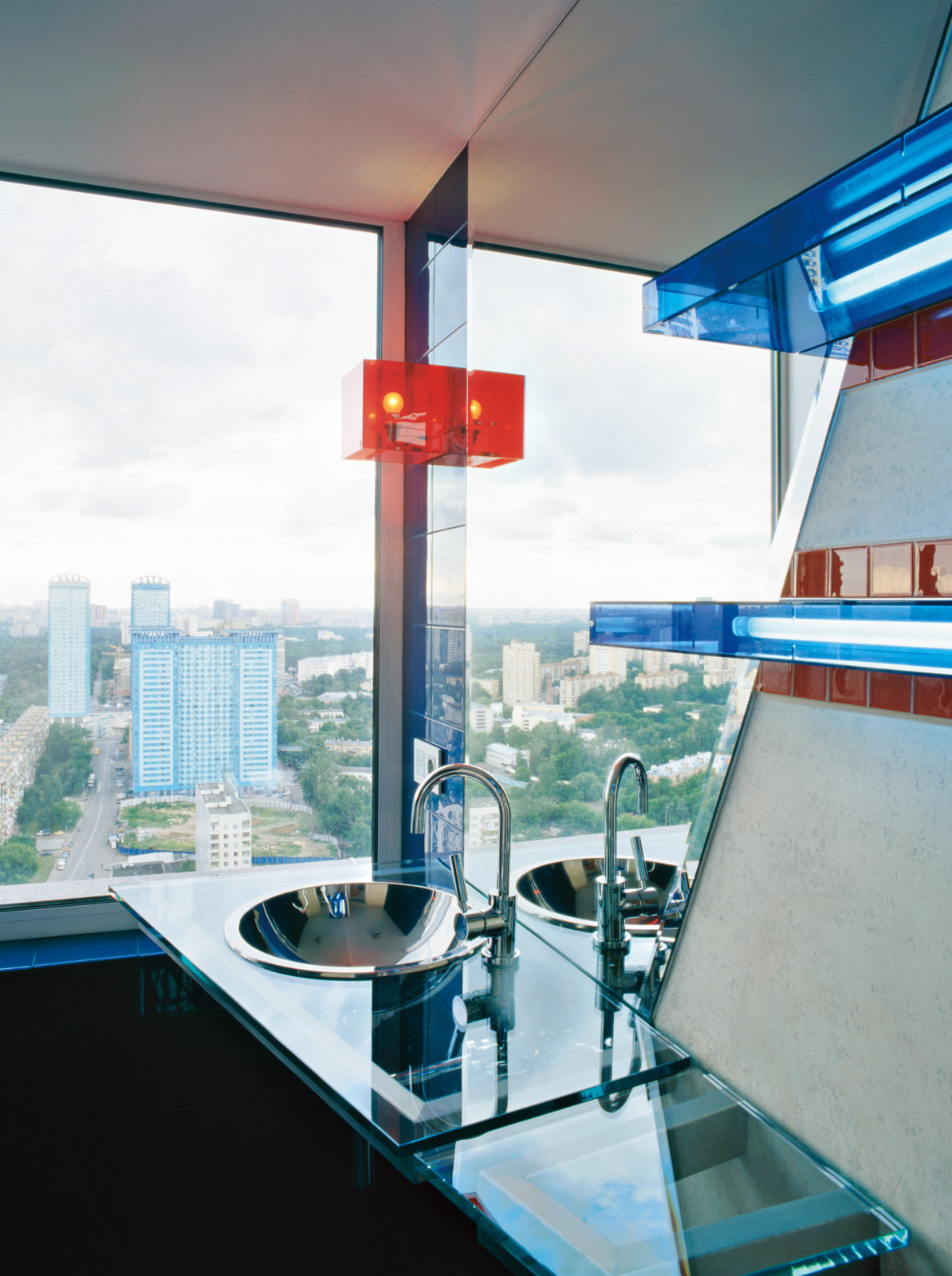 ТРЕХУРОВНЕВЫЙ ПЕНТХАУС В СТИЛЕ ХАЙ-ТЕК