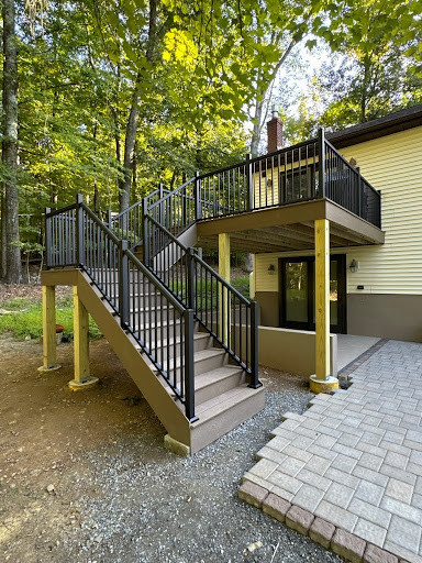 Maximizing Outdoor Living: Deck Design Ideas That Stand Up to Seasonal Changes for POM Contracting