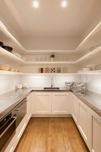 Contemporary Design with Classical Detailing trendy-koekken