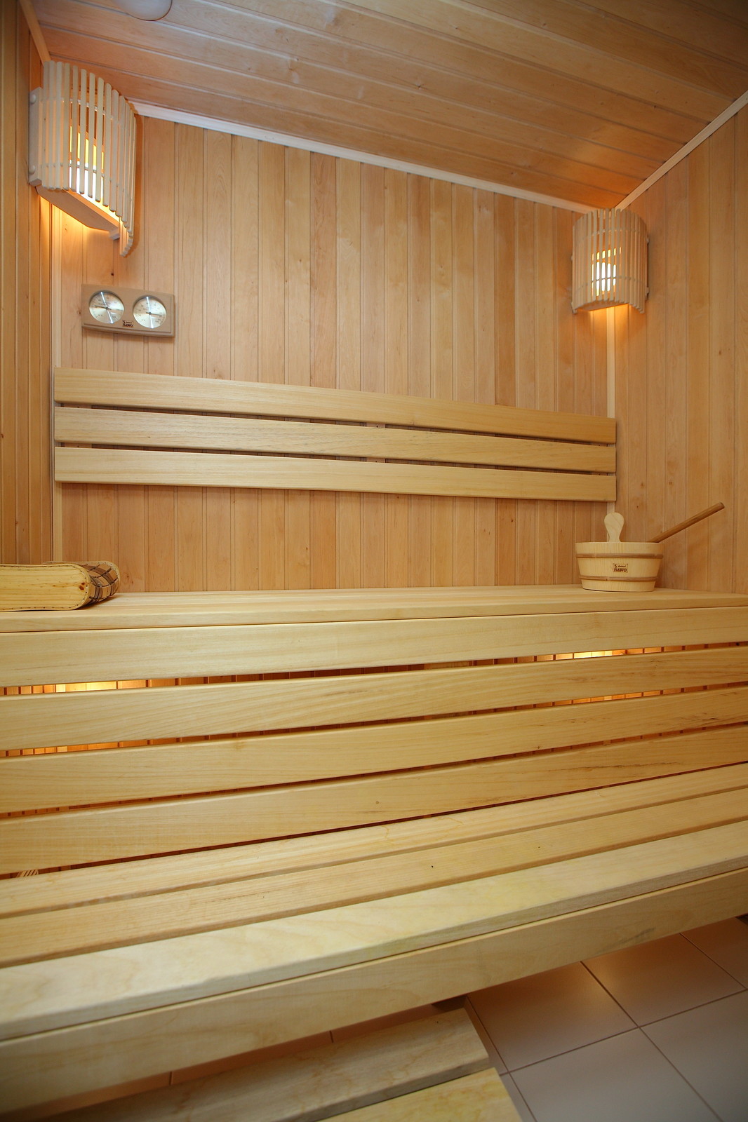 Даже небольшую сауну смогли пристроить