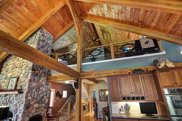 Timber Frame rustikal-wohnbereich
