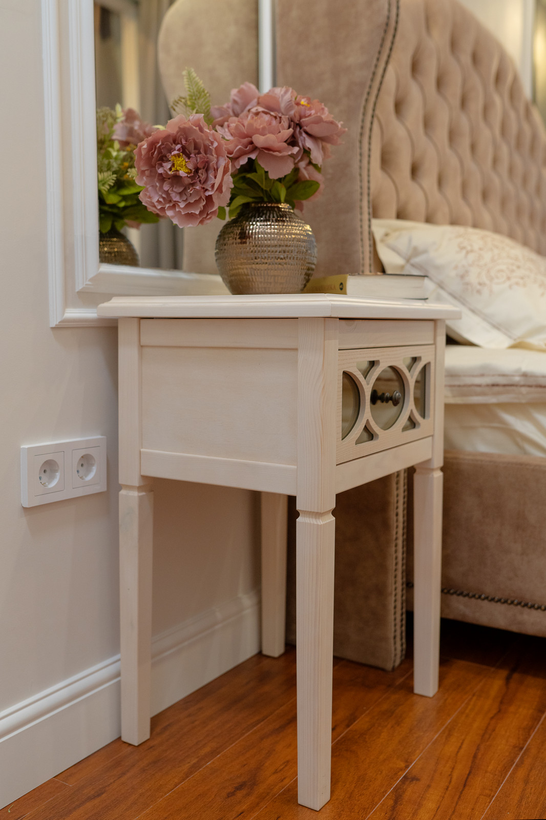 Двухкомнатная квартира 34кв.м. в неоклассическом стиле.