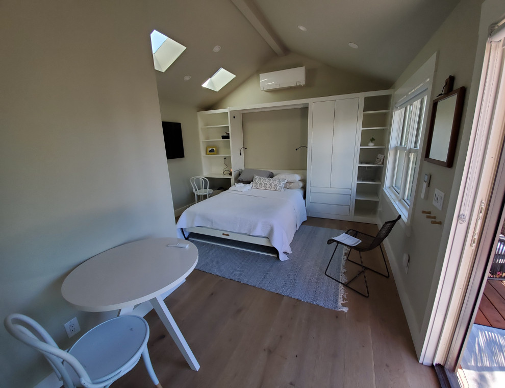 Bedroom - bedroom idea in San Francisco