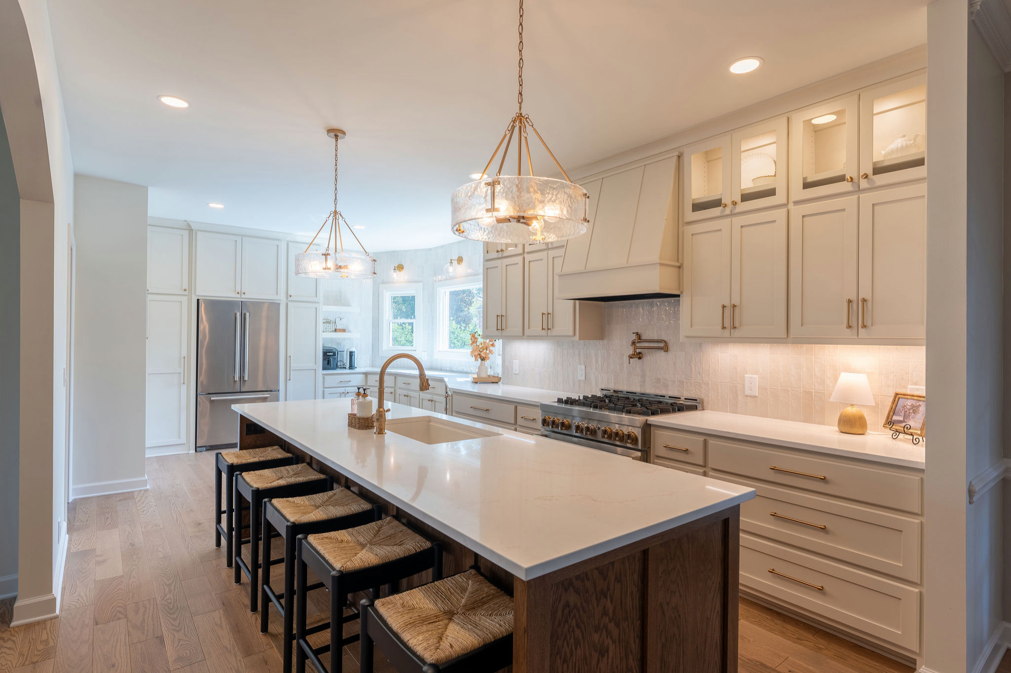 Contemporary Indian Lake Kitchen