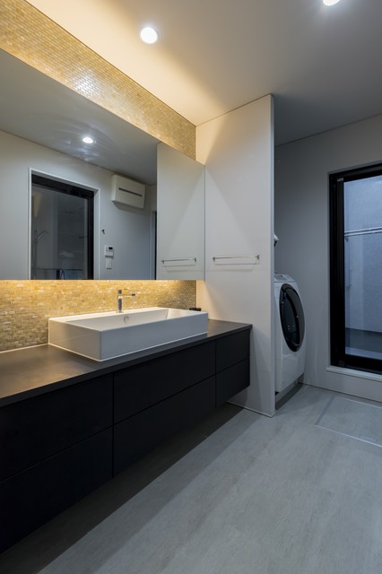 武豊町A moderno-bagno-di-servizio