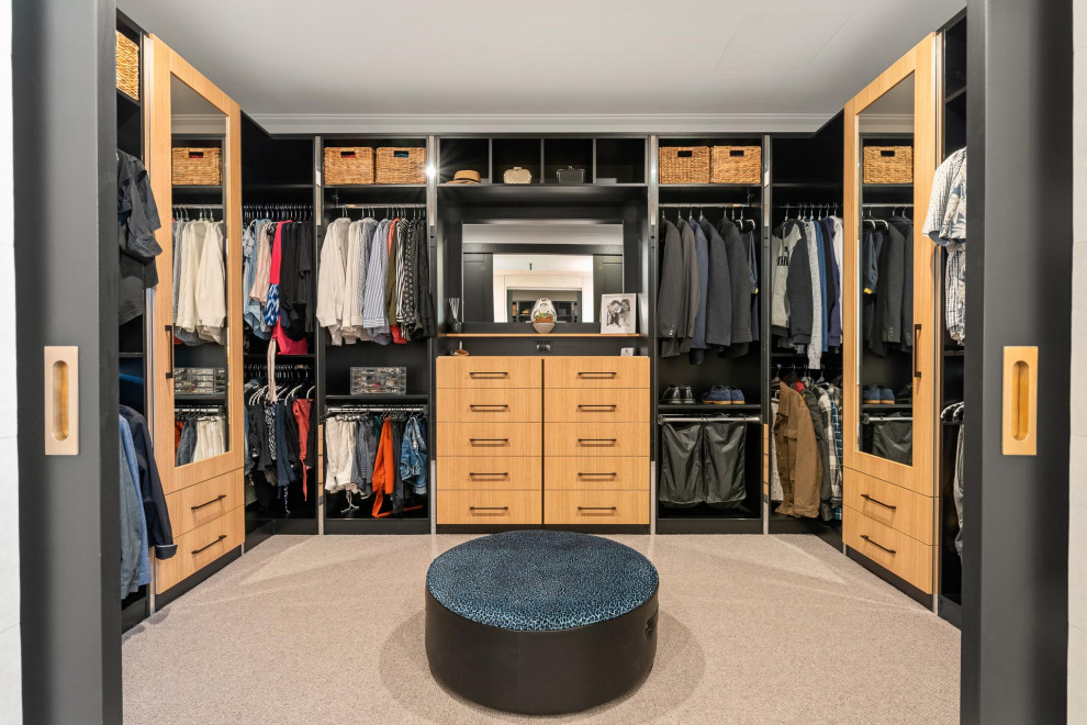 Design ideas for a contemporary storage and wardrobe in Perth.