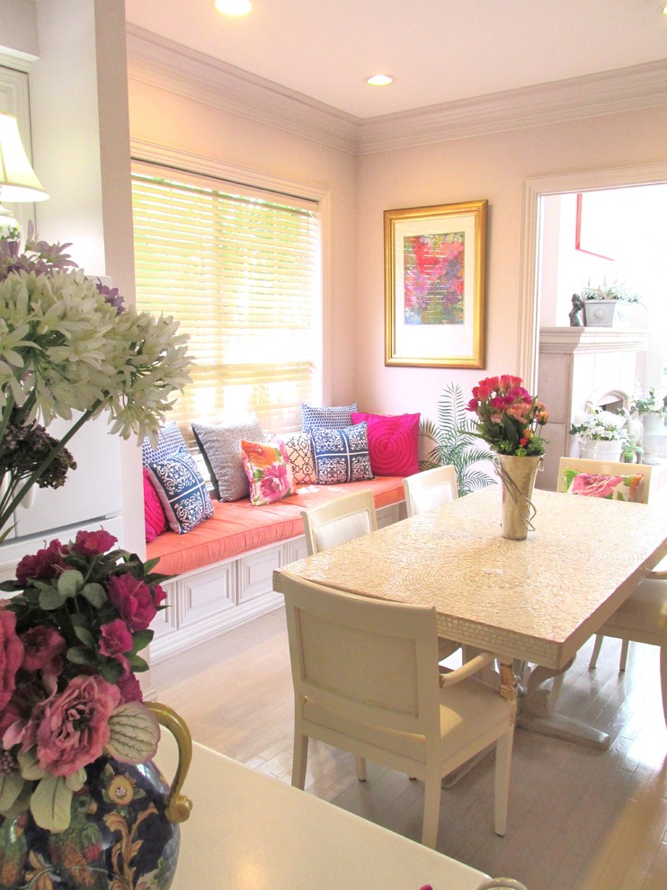 Home design - transitional home design idea in Houston