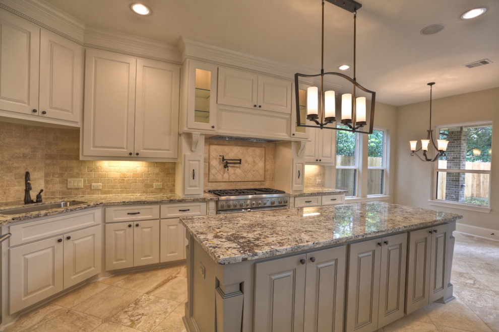 Inspiration for a transitional kitchen remodel in Houston